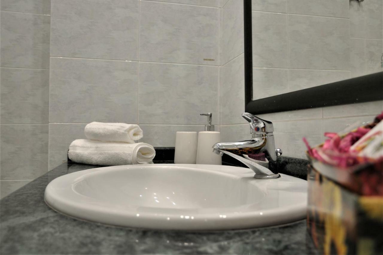 Elera Holiday Apartment Palermo Exterior foto